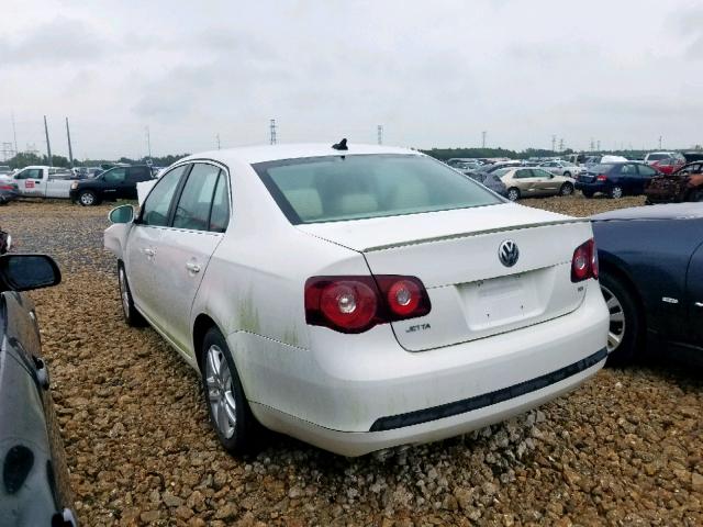 3VWRL7AJXAM163474 - 2010 VOLKSWAGEN JETTA TDI WHITE photo 3