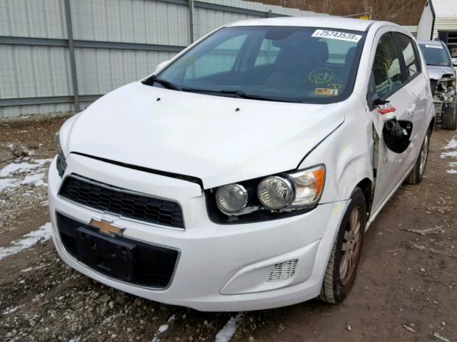 1G1JA6SH2C4145280 - 2012 CHEVROLET SONIC LS 白色 照片 2