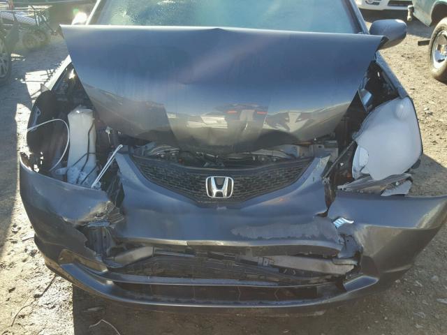 JHMGE8H37DC042603 - 2013 HONDA FIT GRAY photo 7