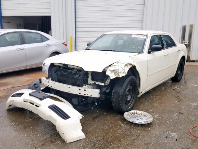 2C3JA43R95H622946 - 2005 CHRYSLER 300 CREAM photo 2