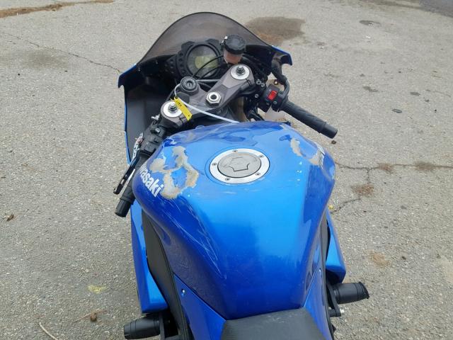 JKAZXCD147A023349 - 2007 KAWASAKI ZX1000 D BLUE photo 5