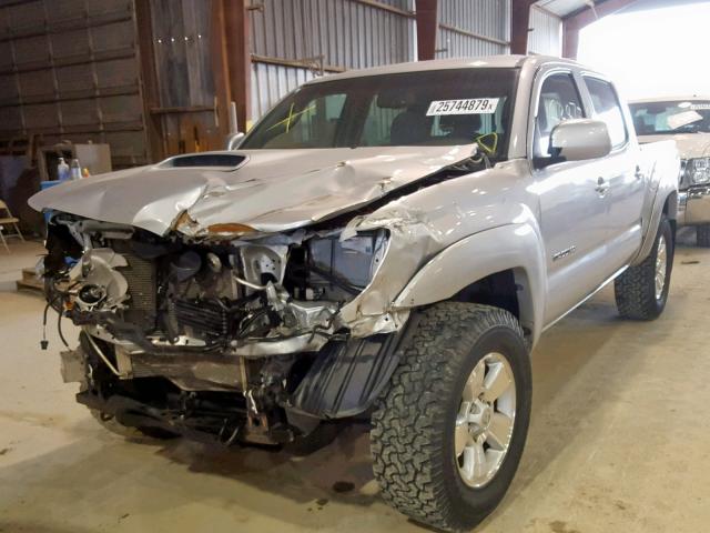 3TMJU4GN7AM105294 - 2010 TOYOTA TACOMA DOU SILVER photo 2