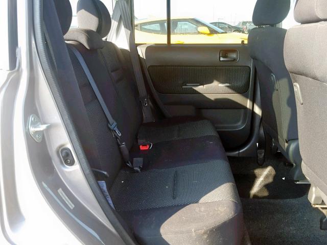 JTLKT324040144868 - 2004 TOYOTA SCION XB GRAY photo 6