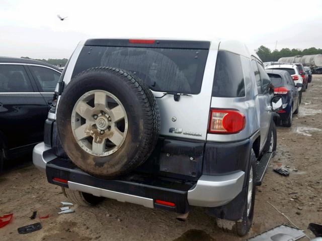 JTEZU11F370008362 - 2007 TOYOTA FJ CRUISER SILVER photo 4