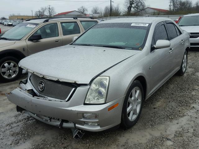 1G6DW677X50121215 - 2005 CADILLAC STS SILVER photo 2