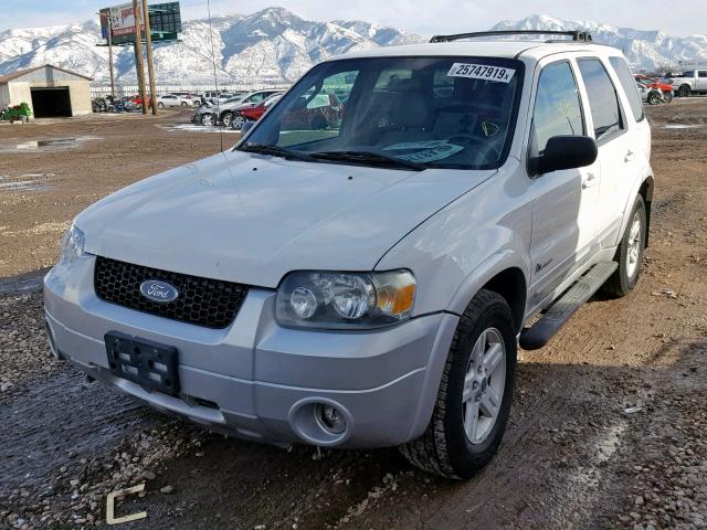 1FMYU96H45KD16890 - 2005 FORD ESCAPE HEV WHITE photo 2