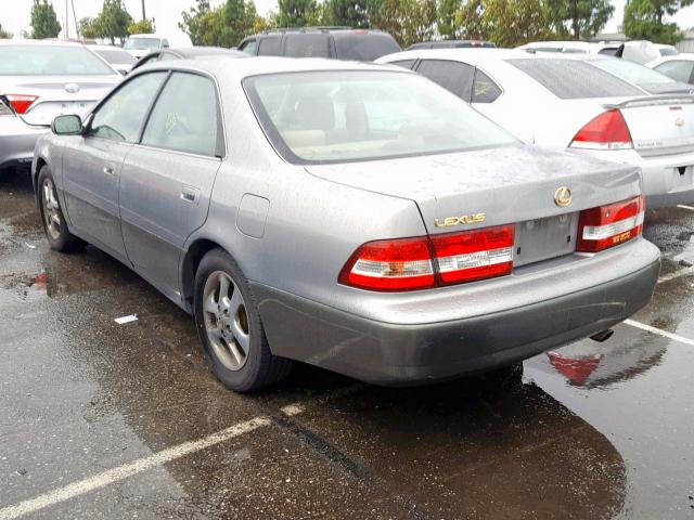 JT8BF28GXY0252384 - 2000 LEXUS ES 300 GRAY photo 3