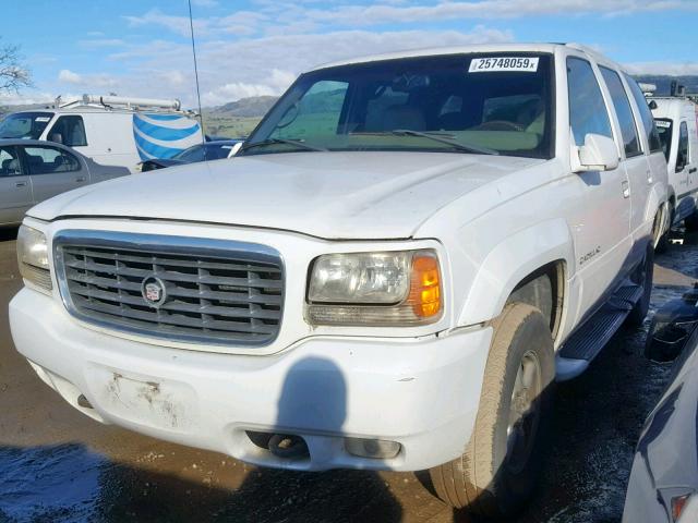 1GYEK13R1YR156579 - 2000 CADILLAC ESCALADE WHITE photo 2