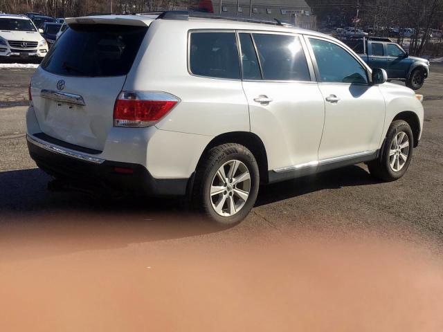 5TDBK3EHXBS062668 - 2011 TOYOTA HIGHLANDER WHITE photo 4