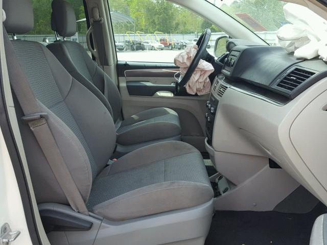 2C4RVAAG3CR120265 - 2012 VOLKSWAGEN ROUTAN S  photo 5