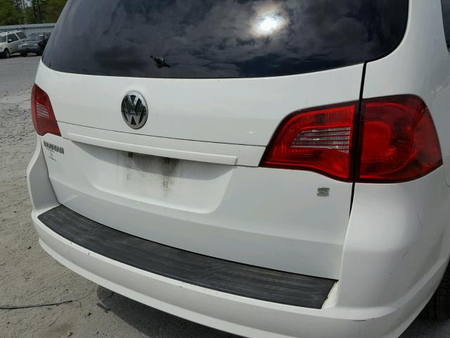 2C4RVAAG3CR120265 - 2012 VOLKSWAGEN ROUTAN S  photo 9