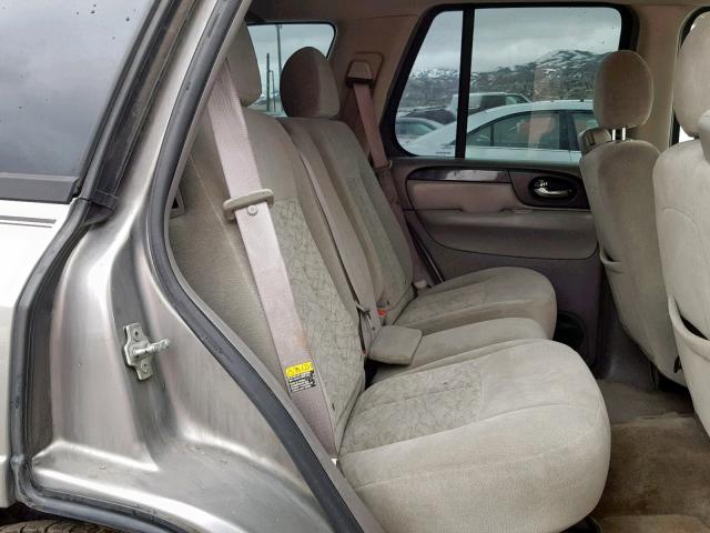 1GKDT13S752241114 - 2005 GMC ENVOY GRAY photo 6