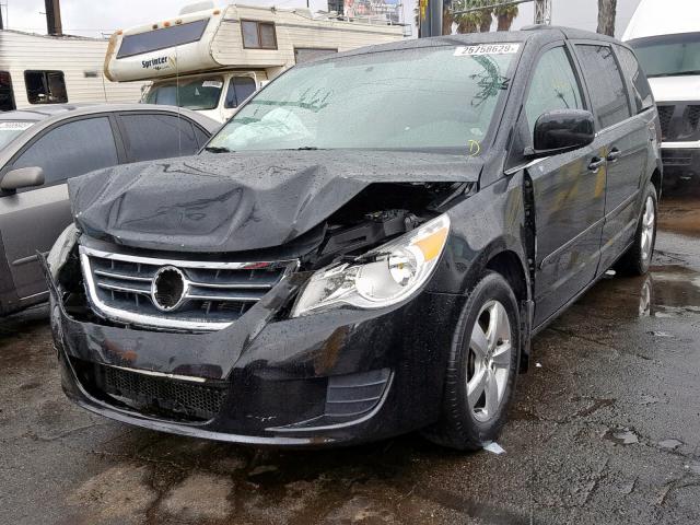 2V4RW3DG0BR802996 - 2011 VOLKSWAGEN ROUTAN SE BLACK photo 2