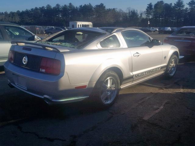 1ZVHT82H795124288 - 2009 FORD MUSTANG GT SILVER photo 4