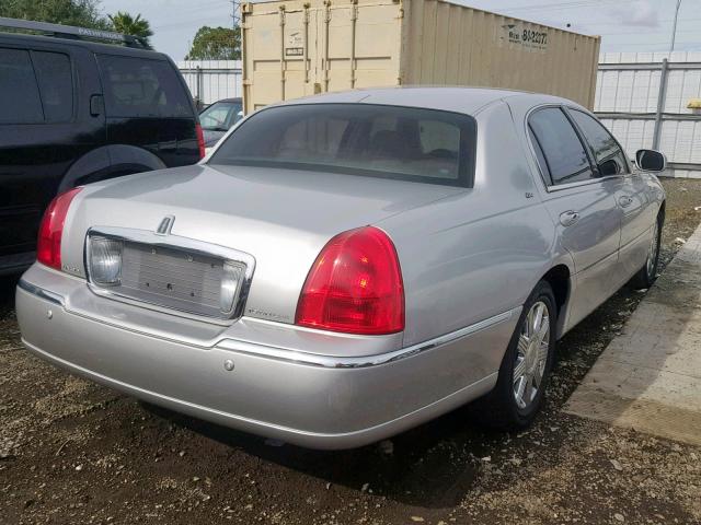 1LNHM83W03Y643004 - 2003 LINCOLN TOWN CAR C SILVER photo 4