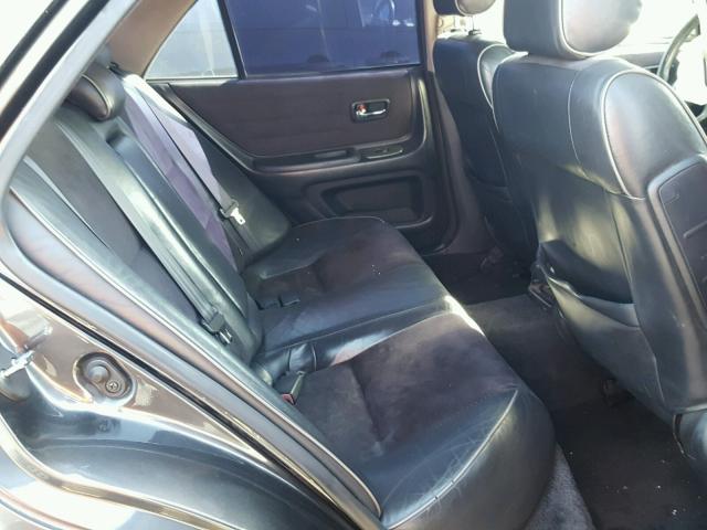 JTHBD192920036102 - 2002 LEXUS IS 300 GRAY photo 6