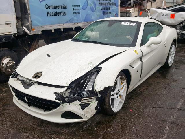 ZFF77XJAXH0224707 - 2017 FERRARI CALIFORNIA WHITE photo 2