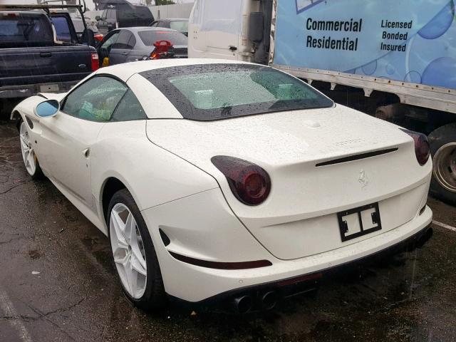 ZFF77XJAXH0224707 - 2017 FERRARI CALIFORNIA WHITE photo 3