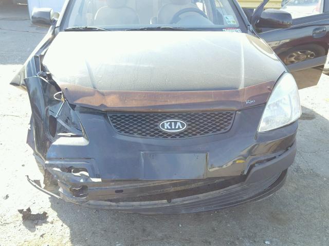 KNADE123976272843 - 2007 KIA RIO BASE BLACK photo 7