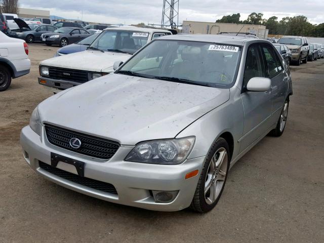 JTHBD192240091641 - 2004 LEXUS IS 300 SILVER photo 2