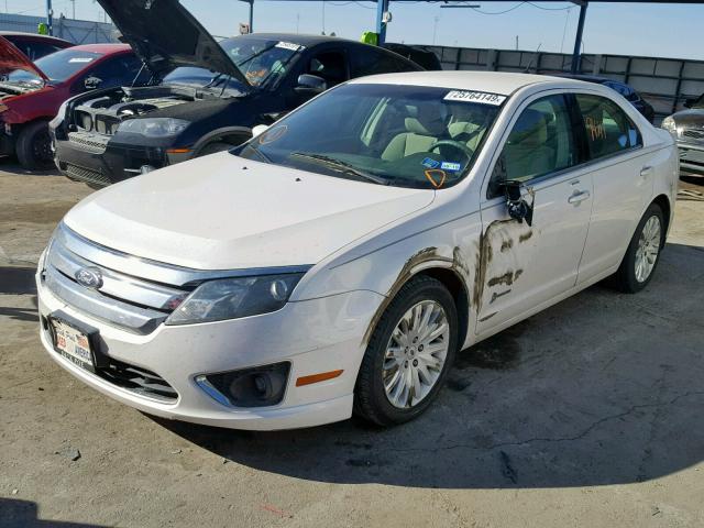 3FADP0L34BR109993 - 2011 FORD FUSION HYB WHITE photo 2