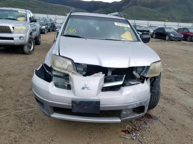 JA4LZ31G33U079879 - 2003 MITSUBISHI OUTLANDER SILVER photo 9