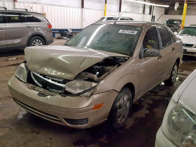 1FAFP34NX7W314121 - 2007 FORD FOCUS ZX4 GOLD photo 2