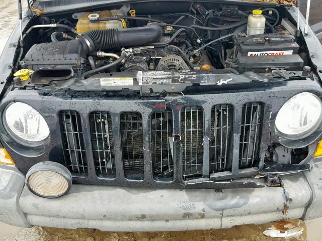 1J4GL38K75W551523 - 2005 JEEP LIBERTY RE BLACK photo 7