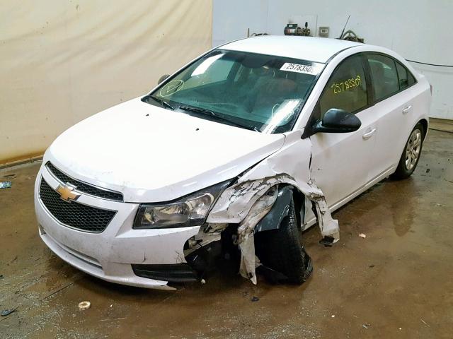 1G1PA5SH7E7138640 - 2014 CHEVROLET CRUZE LS WHITE photo 2