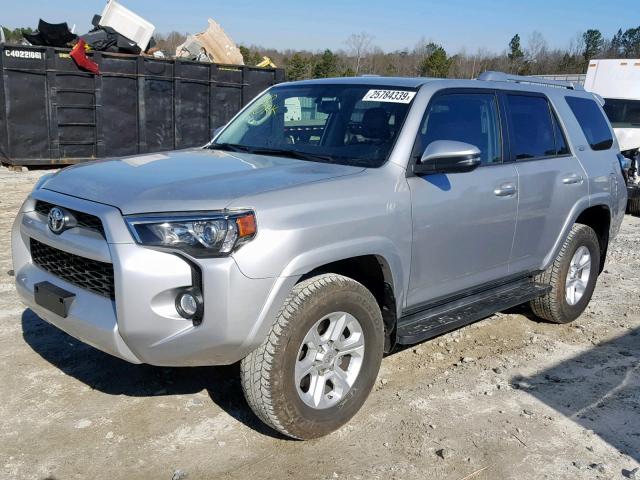 JTEBU5JR6G5312856 - 2016 TOYOTA 4RUNNER SR SILVER photo 2