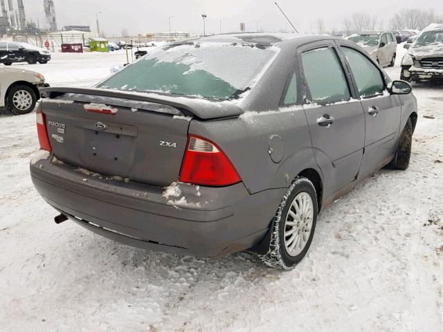 1FAFP34N45W222225 - 2005 FORD FOCUS ZX4 GRAY photo 4