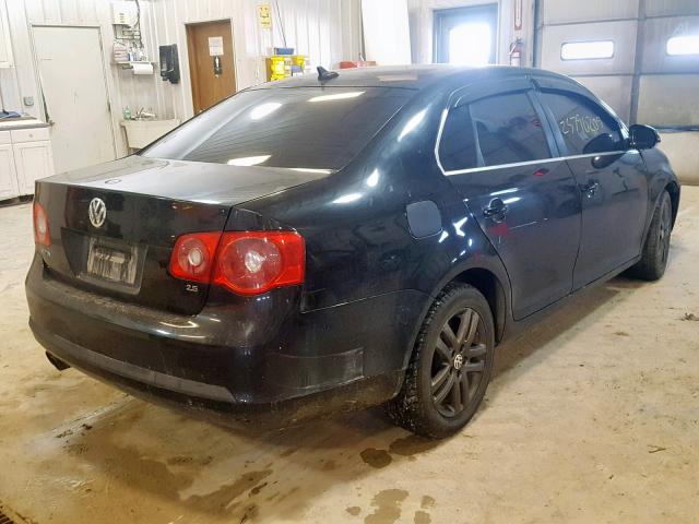 3VWRF71KX7M120729 - 2007 VOLKSWAGEN JETTA 2.5 BLACK photo 4