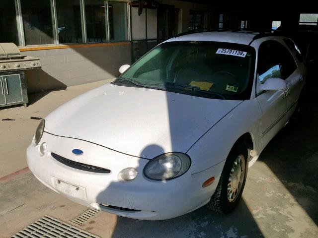 1FALP58S1VA166921 - 1997 FORD TAURUS LX WHITE photo 2