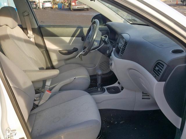 KMHCN46CX9U369621 - 2009 HYUNDAI ACCENT GLS SILVER photo 5