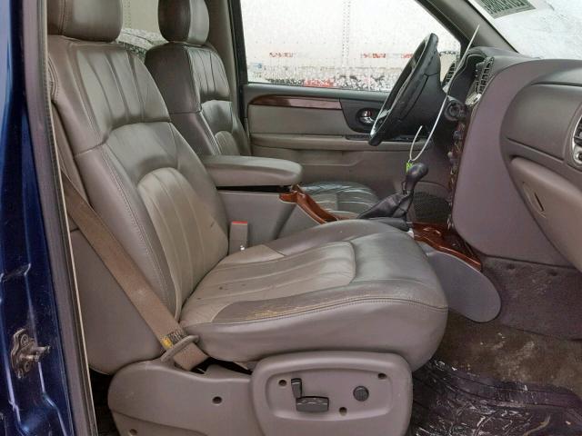 1GKDT13S322162261 - 2002 GMC ENVOY BLUE photo 5