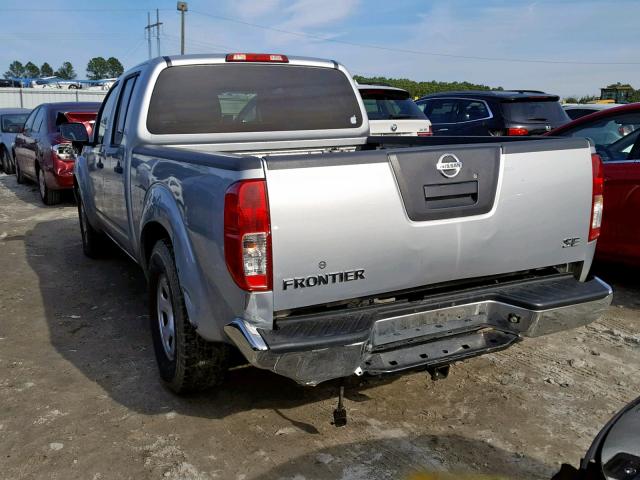 1N6AD09U37C418332 - 2007 NISSAN FRONTIER C SILVER photo 3