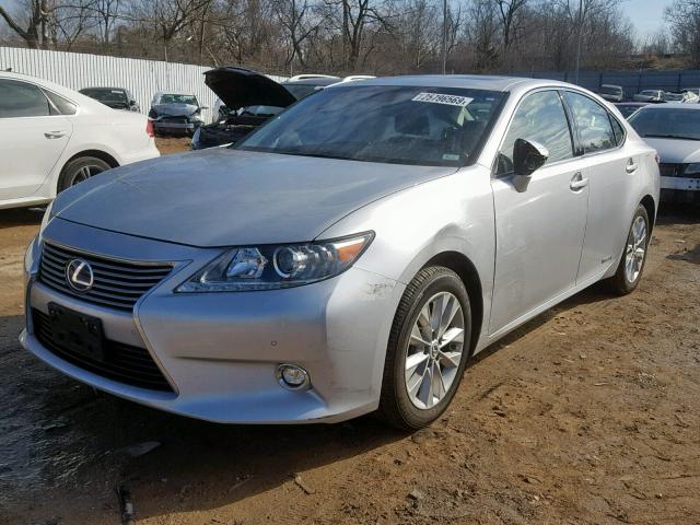 JTHBW1GG3E2073003 - 2014 LEXUS ES 300H SILVER photo 2