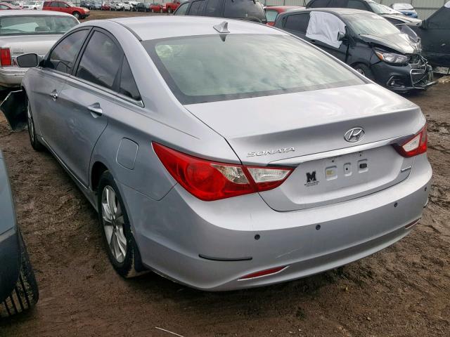 5NPEC4AC5BH098994 - 2011 HYUNDAI SONATA SE 银色 照片 3