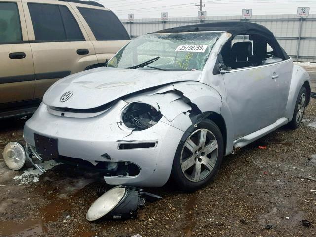 3VWRF31Y96M318228 - 2006 VOLKSWAGEN NEW BEETLE Silber Foto 2