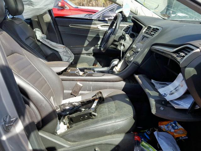 1FA6P0HD3E5387284 - 2014 FORD FUSION SE SILVER photo 5