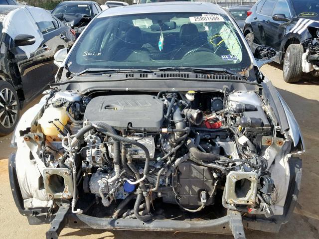 1FA6P0HD3E5387284 - 2014 FORD FUSION SE SILVER photo 9