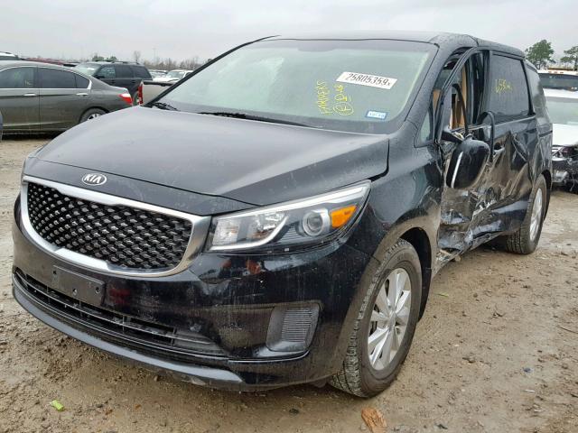 KNDMB5C10H6343994 - 2017 KIA SEDONA LX BLACK photo 2