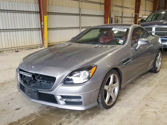 WDDPK4HA0DF072113 - 2013 MERCEDES-BENZ SLK 250 GRAY photo 2