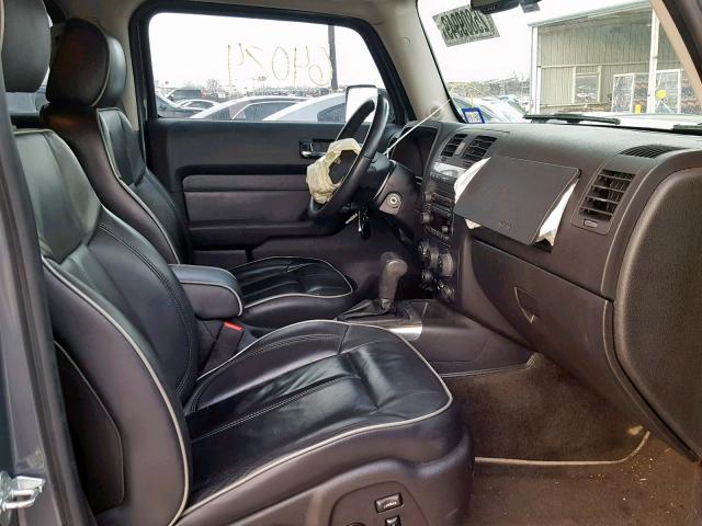 5GTEN13EX98108525 - 2009 HUMMER H3 GRAY photo 5