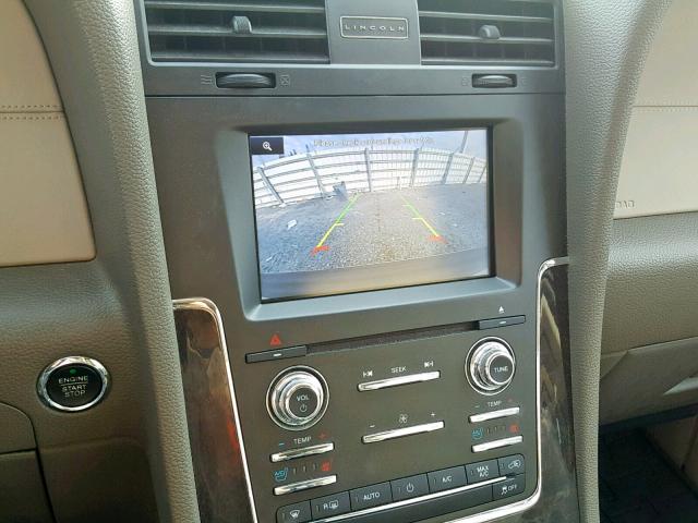 5LMJJ2HT2FEJ06272 - 2015 LINCOLN NAVIGATOR Biały zdjęcie 9