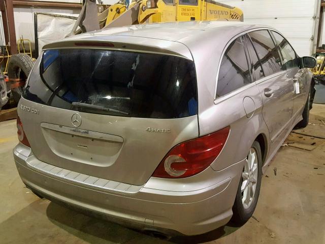 4JGCB22E08A068831 - 2008 MERCEDES-BENZ R 320 CDI SILVER photo 4