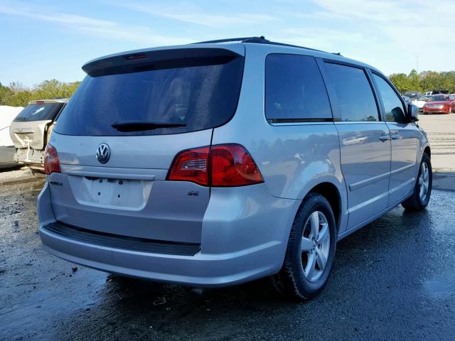 2V8HW34139R595147 - 2009 VOLKSWAGEN ROUTAN SE SILVER photo 4