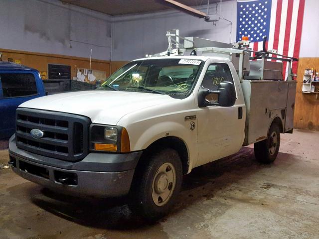 1FDSF30596EC11984 - 2006 FORD F350 SRW S WHITE photo 2