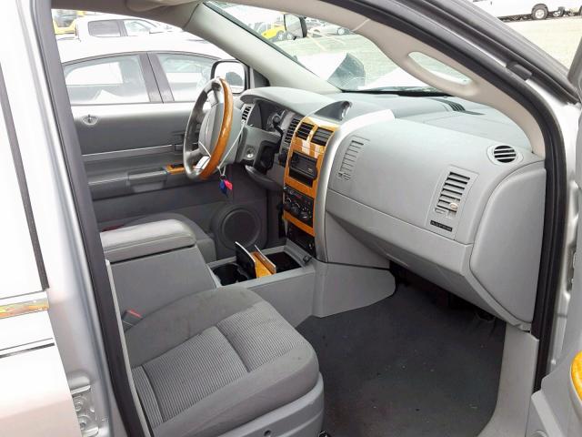 1A8HW58P67F505640 - 2007 CHRYSLER ASPEN LIMI SILVER photo 5