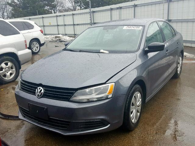 3VW2K7AJ8DM208436 - 2013 VOLKSWAGEN JETTA BASE GRAY photo 2